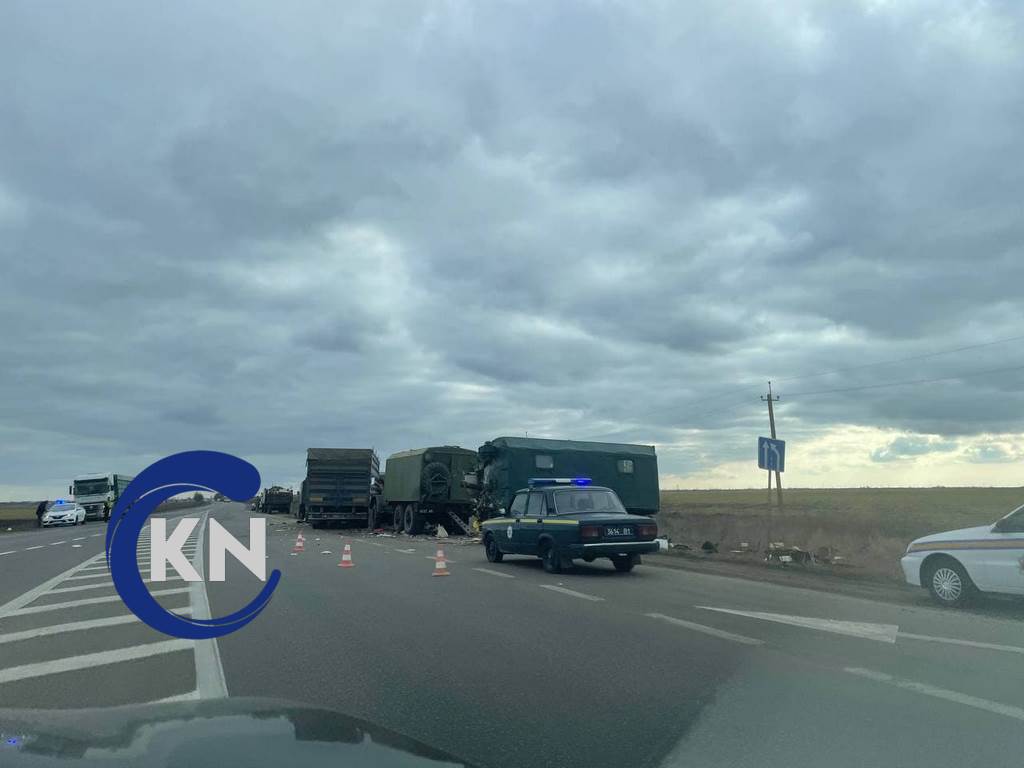 Под Херсоном ДТП с участим военной техники